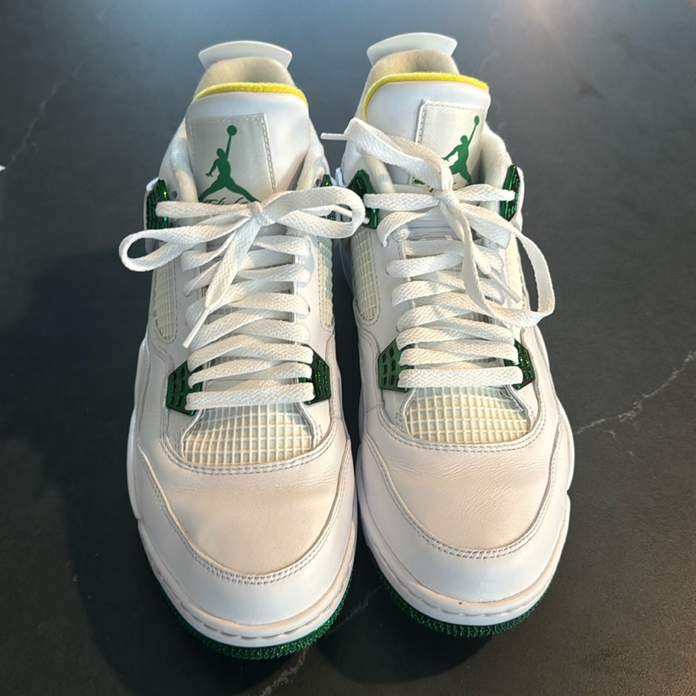 Jordan 4 Retro Golf
Metallic Green